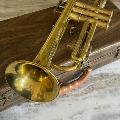 Great ‘54 Olds Ambassador (LA Factory) With Original Case & Mouthpiece! YouTube Video Review! image 5