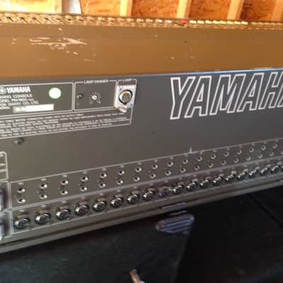 Yamaha Pm 1800 40 channel mixing console image 3