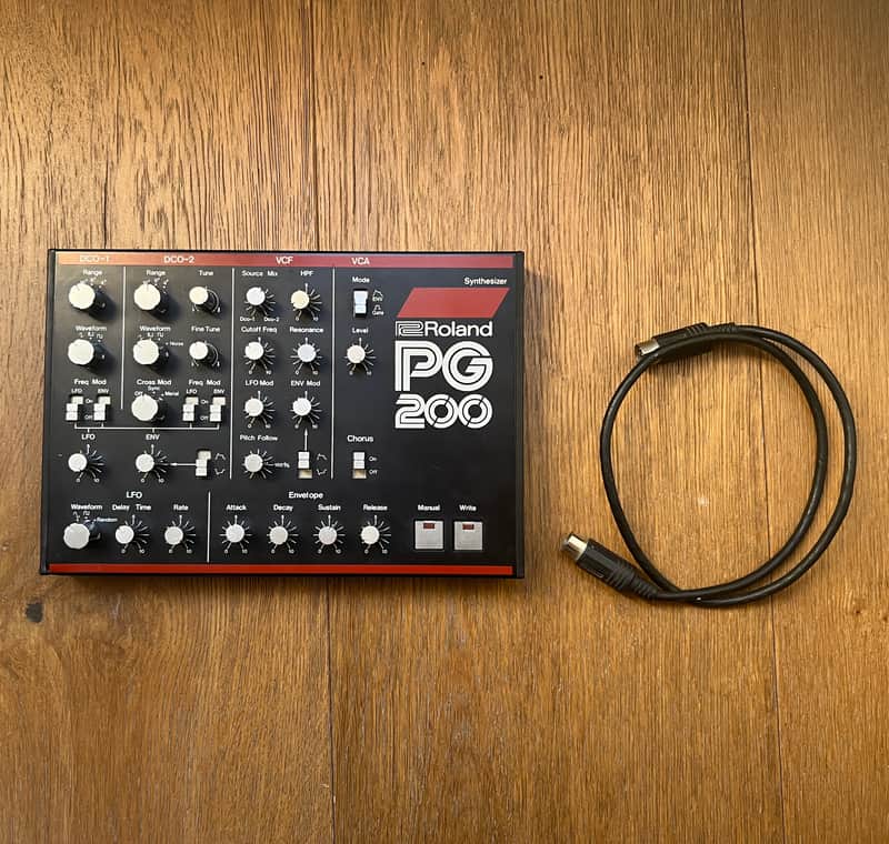 Roland PG-200 Synthesizer Programmer | Reverb