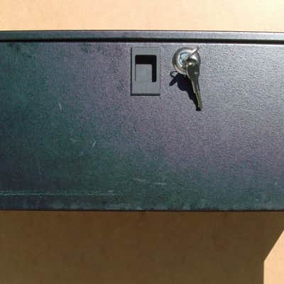 Middle Atlantic LBX-4 Rackmount Lockbox early 90s - Black image 1