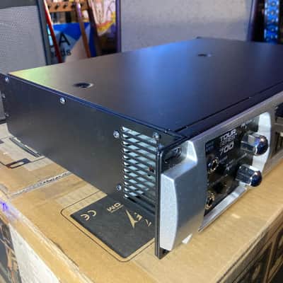 Peavey Tour Series 700 Rackmount Bass Head 2010s? - Silver and Black image 7