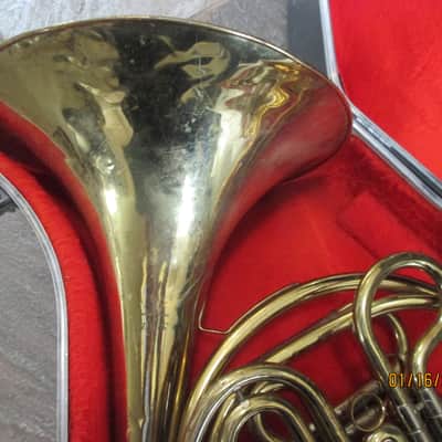 Double French horn with case and mouthpiece image 3