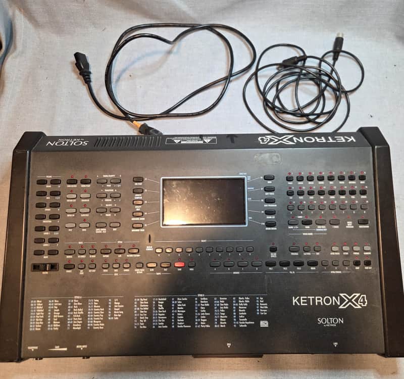 Solton Ketron X4 Synthesizer "Band Back-Up" for*Singers*Solo Entertainers*Guitarists*One-Man-Bands*