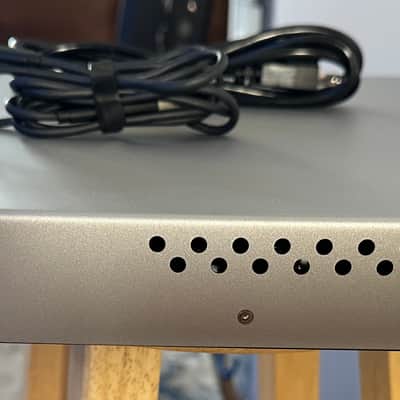 Universal Audio Volt 876 USB-C Audio Interface 2025 - Present - Gray image 7