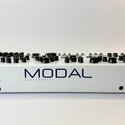 Modal Electronics 002 12-Voice Analogue-Digital Hybrid Synthesizer (Boxed / Warranty) image 6