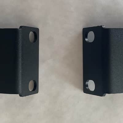 Roland Fantom XR Supporting Rackmount Ears - black powder finish - B - Stock