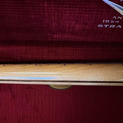 Fender 1954 Stratocaster*fine example of the discontinued 70th Anniversary LIMITED EDITION*USA Custom Shop*fantastic 1-Piece Maple Neck*wide-fade nitro sunburst*sounds/plays/looks great*a top investment & a perfect vintage collectible*weight=only 3.5kg Bild 8