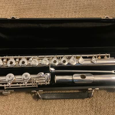 Gemeinhardt Open Hole 3B - Silverplated Flute All New Pads, Case image 1