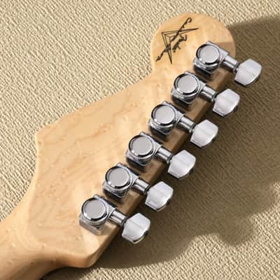 FENDER CUSTOM SHOP Custom Deluxe Stratocaster with Flame Maple Top, HSS, Candy Red [7586] (03/23) image 12