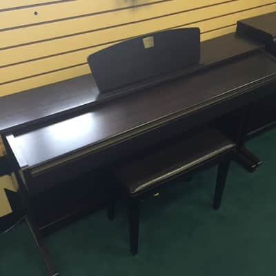 Yamaha Clavinova CLP 320 Rosewood image 3