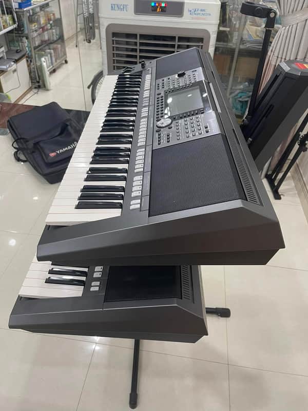 Yamaha PSR-S970 61-Key Arranger Workstation