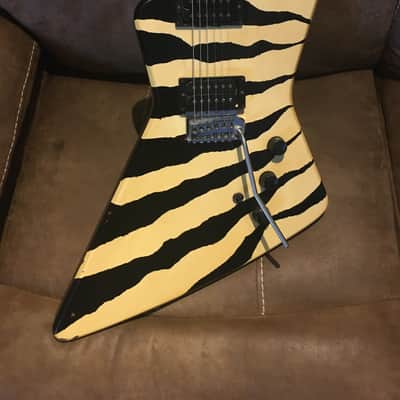 For the Motley Crue Fan Tribute USA Hamer Blitz 83 The Dirt Mick Mars CRUE image 3