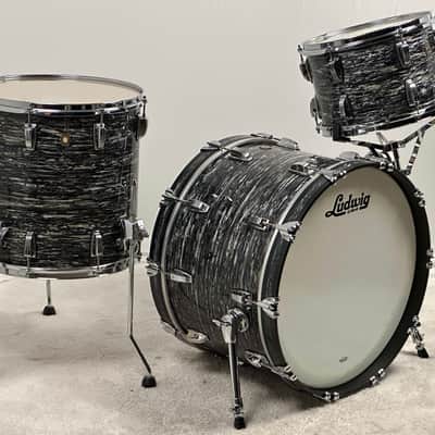 Ludwig 22/13/16" Classic Maple Fab Outfit - Black Oyster Pearl image 4