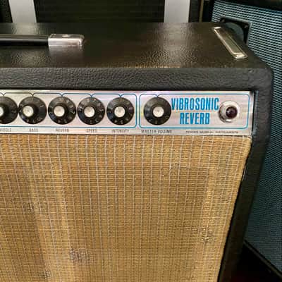 Fender Vibrosonic Reverb 2-Channel 100-Watt 1x15" Guitar Combo Silverface 1976 image 5