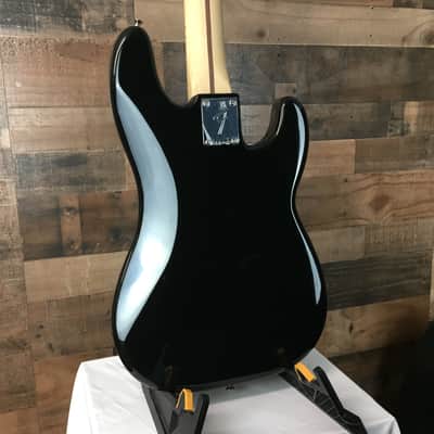 Fender Player Precision Bass LEFTY Black with Maple Fretboard, Free Ship, 433 image 9