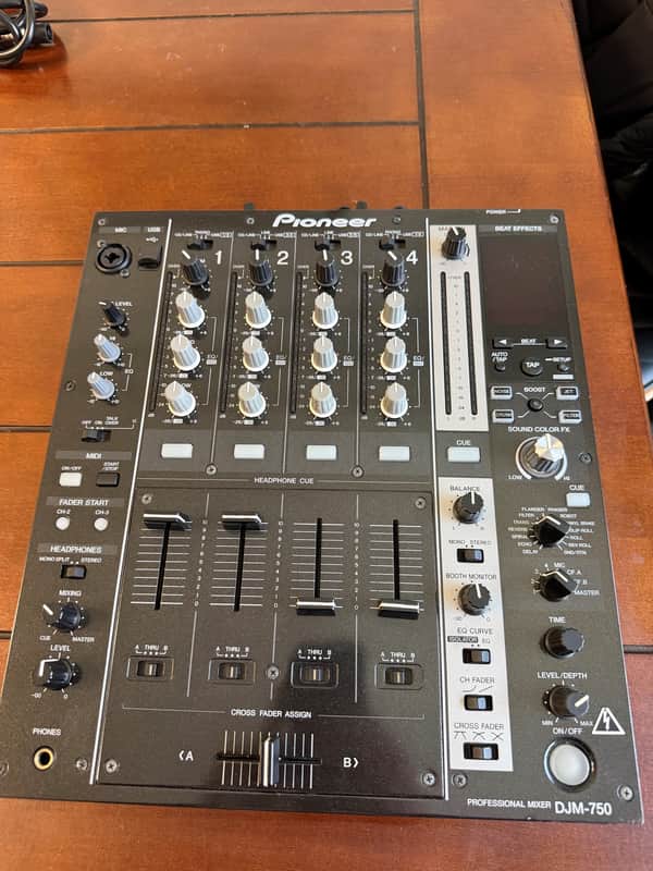 Pioneer DJM-750-K 4-Channel Digital DJ Mixer