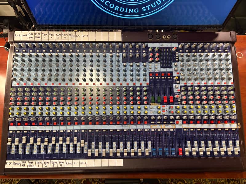 Midas Venice 320 32-Channel / 46-Input Mixing Console 2001 - 2010 - Blue image 1