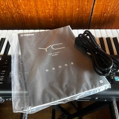 Yamaha YC61 61-Key Compact Stage Keyboard w/ box image 11