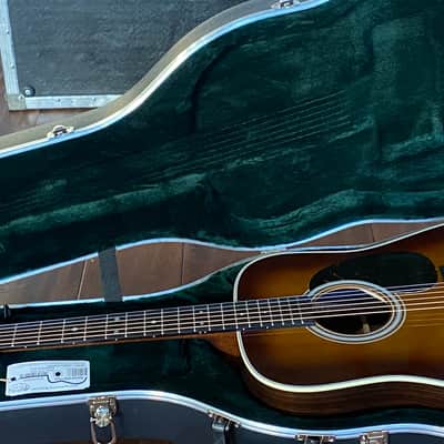 Martin Standard Series D-28  D28 Ambertone #2697926 4lbs 9.1 oz image 2