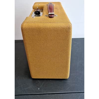 Fender 57 Champ - Guitar Amplifiers - Very Good w/ Soft Case image 10