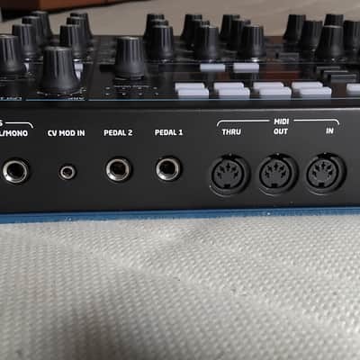 Novation Peak 8-Voice Desktop Synthesizer 2017 - Present - Black image 3