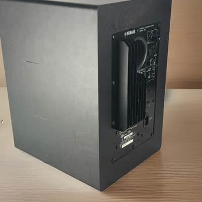 Yamaha HS8 8-Inch 120W Powered Studio Monitor (Single) - Black image 3