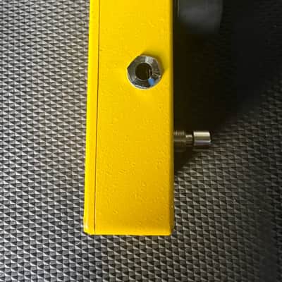 MXR M104 Distortion + 1995 - Present - Yellow image 4