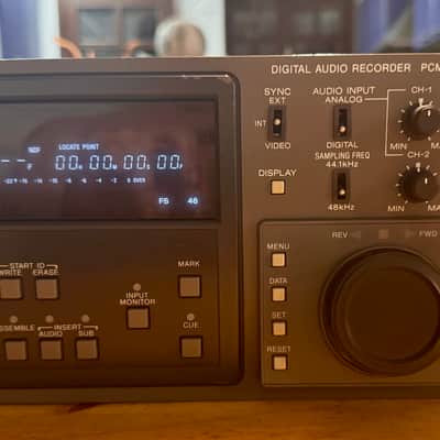 Sony PCM-7030 Professional DAT Recorder image 5