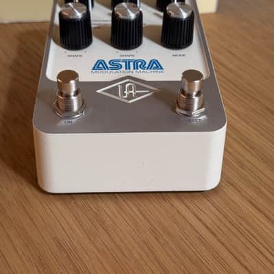 Universal Audio Astra Modulation Machine 2021 - Present - White image 3