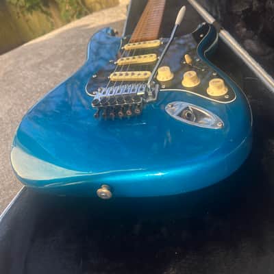 Fender Made in Japan Floyd Rose Stratocaster 1999 - Blue sparkle image 16