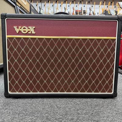 Vox AC15C1 Custom 2-Channel 15-Watt 1x12" Guitar Combo image 4