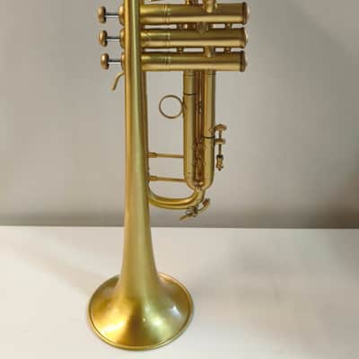 Trompeta Bach Stradivarius 43 lacado mate en perfecto estado image 15