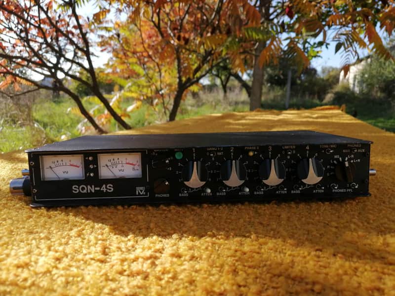 SQN-4S Series IVe Professional Portable Mixer image 1