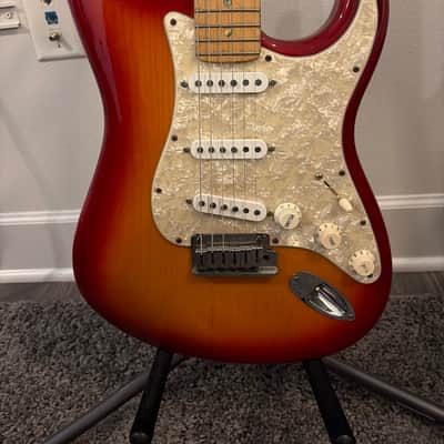 Fender American Deluxe Stratocaster Ash with Maple Fretboard 2006 w/ Custom Shop ‘69 Pickups image 4