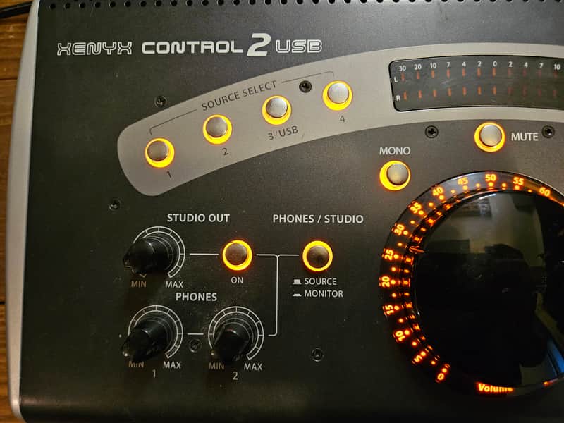Behringer Xenyx CONTROL2USB Studio Monitor Controller 2012