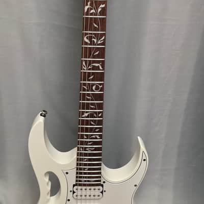 Ibanez JEMJR-WH Steve Vai Signature with Jatoba Fretboard 2018 - Present - White image 3