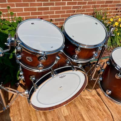 DW Collector's Series Pure Exotic Oak 4pc Drum Set Candy Black Burst Over Giant Quilted Sapele 22/12/13/15 image 15
