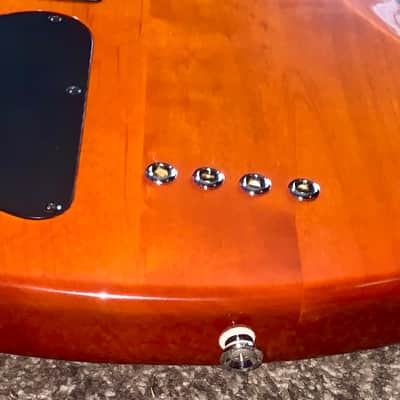 Fender Deluxe Jazz Bass quilted top Sunburst electric bass guitar Hardshell case image 10