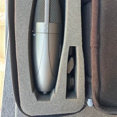 Shure KSM32 / CG Medium Diaphragm Cardioid Condesner Microphone 1998 - Present - Charcoal Gray image 2