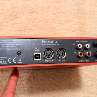 Focusrite Scarlett 2i4 Audio Interface (Read Description) image 3