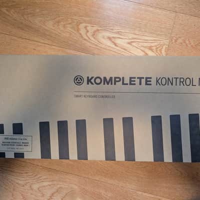 Native Instruments Komplete Kontrol M32 + Decksaver cover image 3