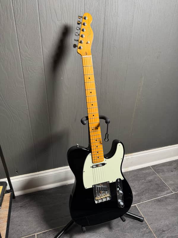 Fender American Professional II Telecaster with Maple Fretboard