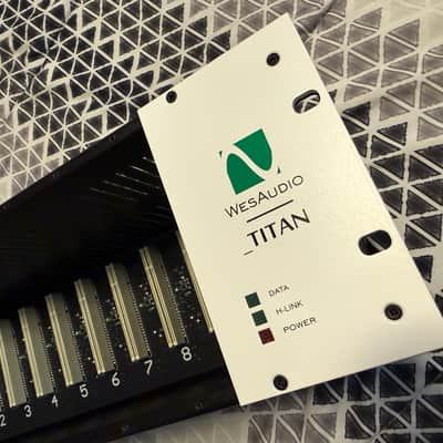 WesAudio Titan 10-Slot Powered 500 Seres Chassis - New - Opened Box for Pictures image 2