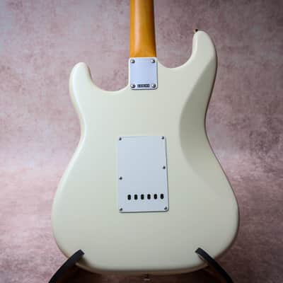 FENDER USA American Vintage II '61 Stratocaster "Olympic White + Rosewood" (2024) image 15