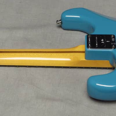 Fender Ltd Ed Custom Deluxe Stratocaster Taos Turquoise image 8