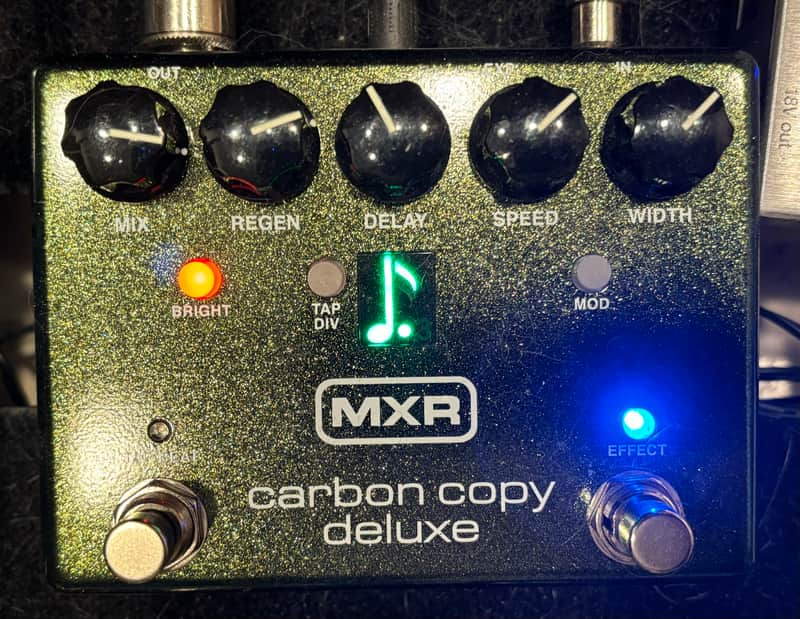 MXR M292 Carbon Copy Deluxe Analog Delay 2017 - Present - Green image 1