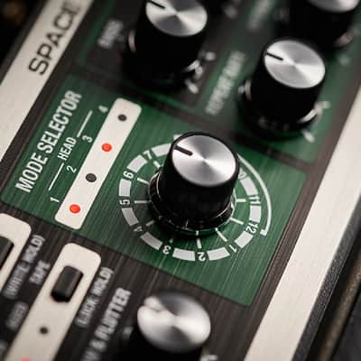 Boss RE-202 Space Echo Guitar Effects Pedal image 11