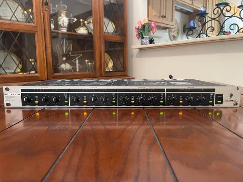 Behringer Multicom MDX2400 Audio Interactive Quad Dynamics Processor