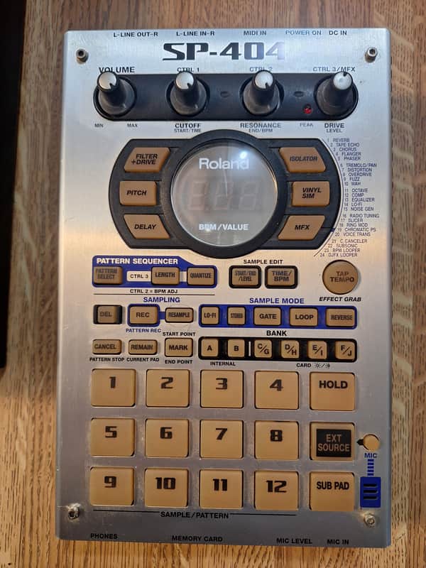 Roland SP-404 Sampler 2005 - 2008 - Silver