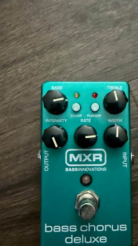 MXR M83 Bass Chorus Deluxe